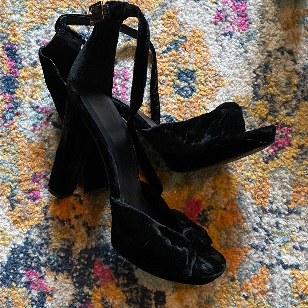 Elegant Black Velvet Women's Heels Joie